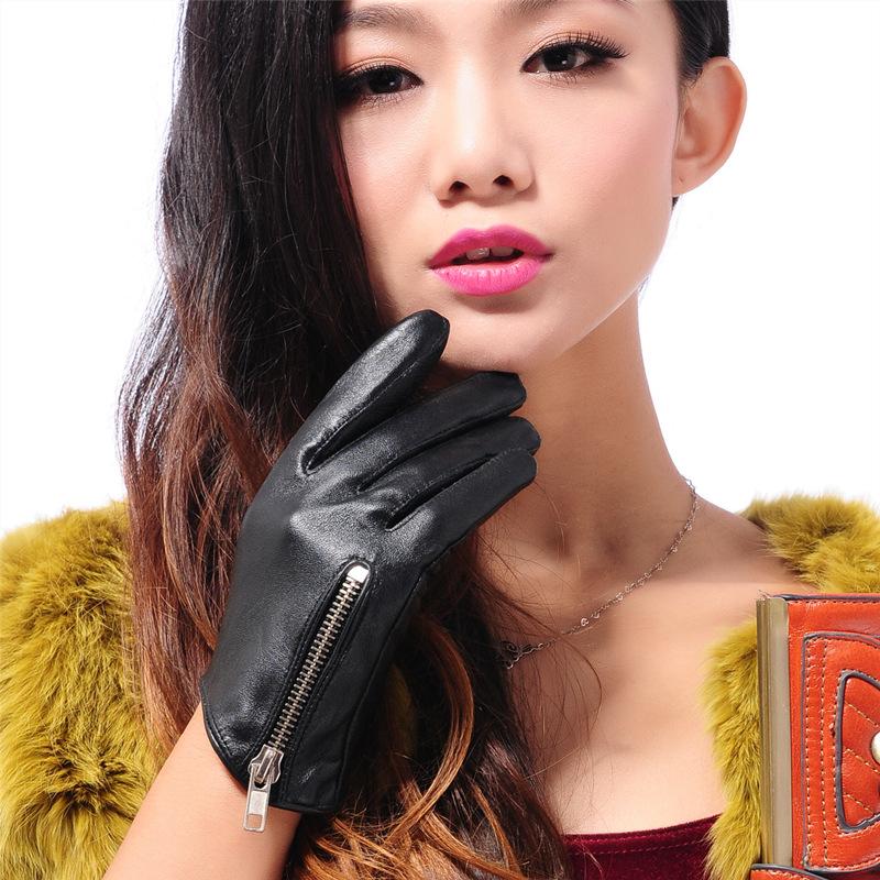Wholesale-Sheepskin gloves women's fashion thin short sheepskin gloves simple and generous winter warm zipper leather
Wholesale-Sheepskin gloves women's fashion thin short sheepskin gloves simple and generous winter warm zipper leather