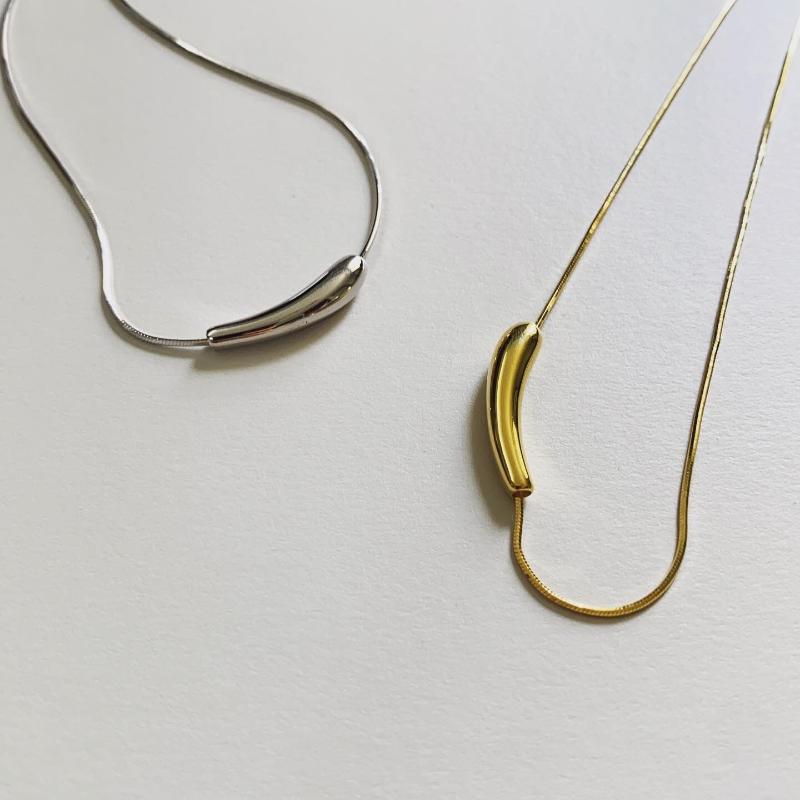Small eggplant necklace S925 pure silver ins cold wind simple elbow smile jewelry wholesale
Small eggplant necklace S925 pure silver ins cold wind simple elbow smile jewelry wholesale
