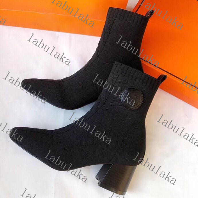 Socks boots Designer autumn winter women shoes Knitted elastic boots luxury Martin boots sexy woman High-heeled shoes Large size 35-40, Black
Socks boots Designer autumn winter women shoes Knitted elastic boots luxury Martin boots sexy woman High-heeled shoes Large size 35-40, Black
