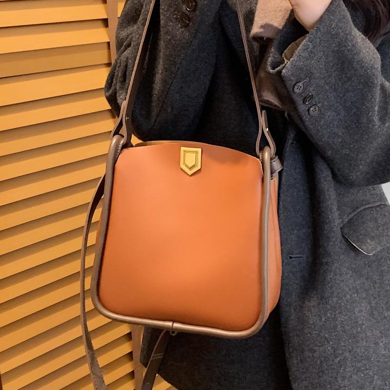 Evening Bags Casual Designer Handbags For Women Quality Soft Leather Messenger Bag Fashion Brown Crossbody Ladies All Match Shoulder, Coffee
Evening Bags Casual Designer Handbags For Women Quality Soft Leather Messenger Bag Fashion Brown Crossbody Ladies All Match Shoulder, Coffee