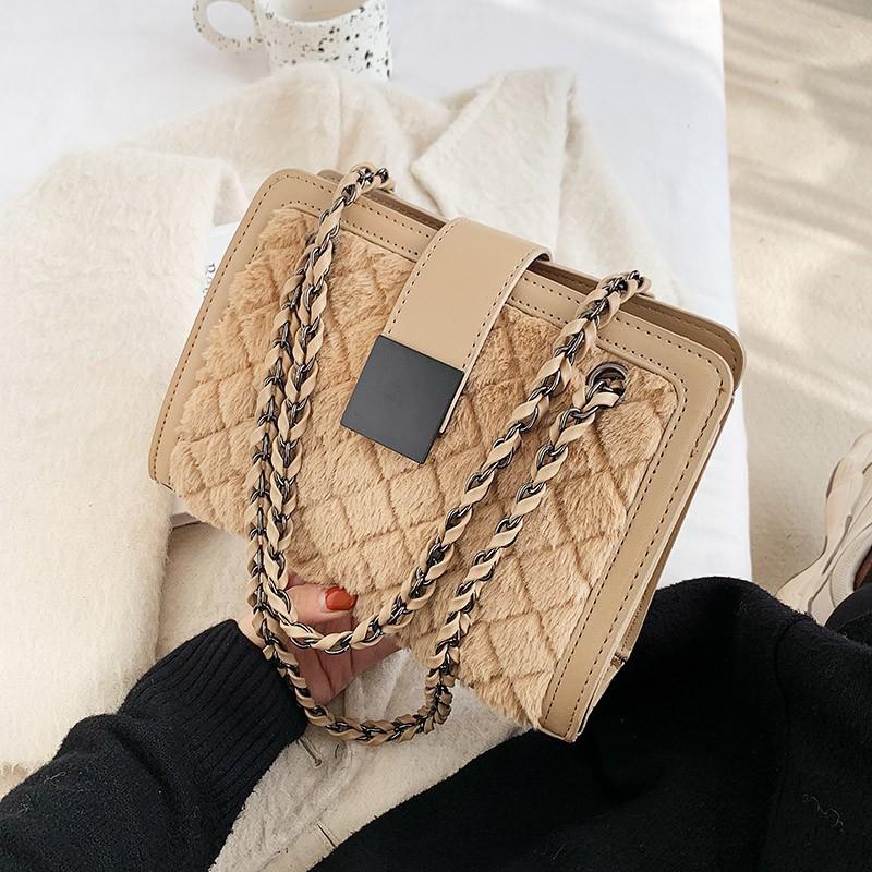 New style Lingge hand-held bag women's bag fashionable and versatile one shoulder trend one shoulder chain slanting, Black
New style Lingge hand-held bag women's bag fashionable and versatile one shoulder trend one shoulder chain slanting, Black