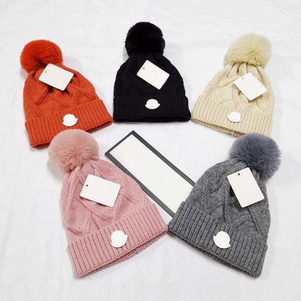 Beanie New Winter caps Hats Women bonnet Thicken Beanies With Real Raccoon Fur Pompoms Warm Girl Caps Pompon Beanie
Beanie New Winter caps Hats Women bonnet Thicken Beanies With Real Raccoon Fur Pompoms Warm Girl Caps Pompon Beanie