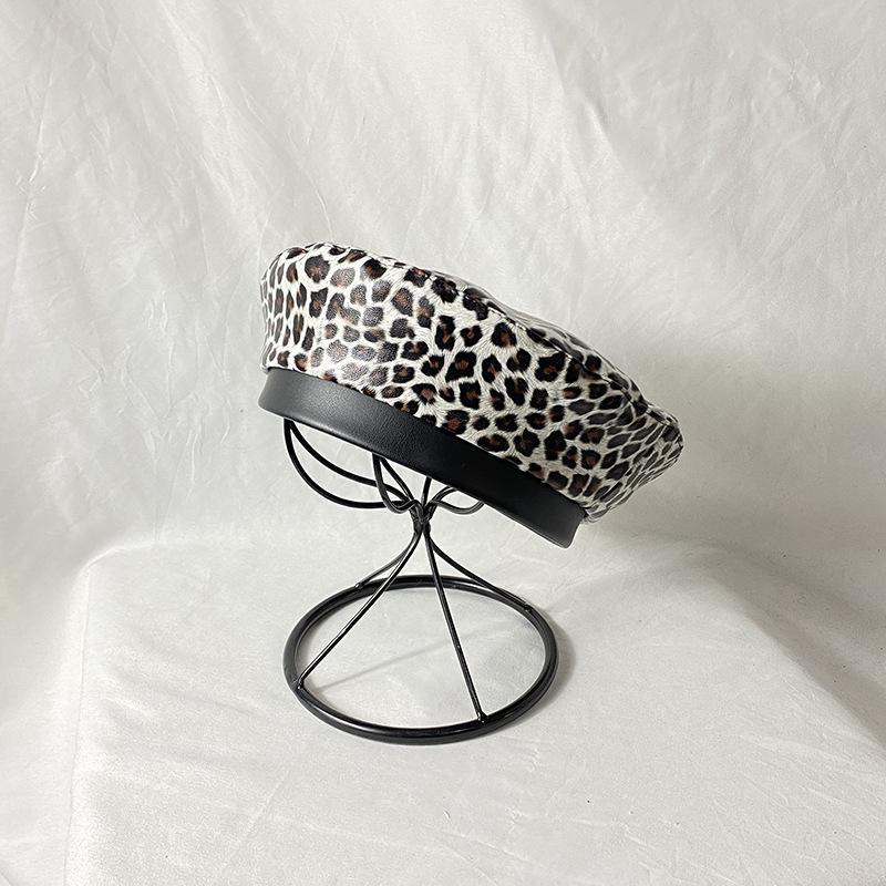 Women's Autumn And Winter British Fashion Leather Leopard Beret Korean Style Art Japanese Painter Hat
Women's Autumn And Winter British Fashion Leather Leopard Beret Korean Style Art Japanese Painter Hat