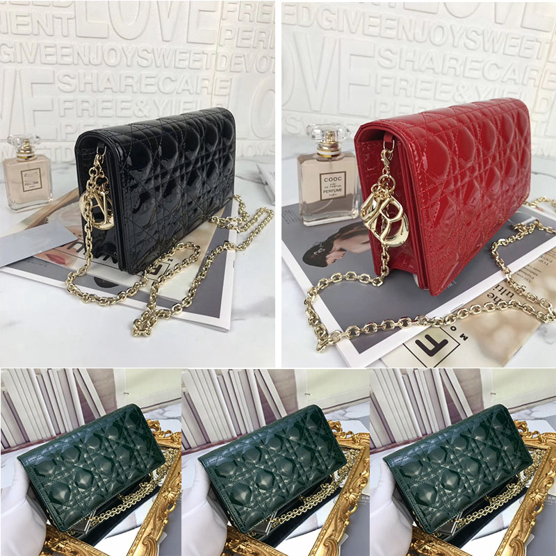 2021 handbag saddle bag top leather with shoulder strap wallet metal pendant shoulder bag lady messenger bag cowhide handbag
2021 handbag saddle bag top leather with shoulder strap wallet metal pendant shoulder bag lady messenger bag cowhide handbag