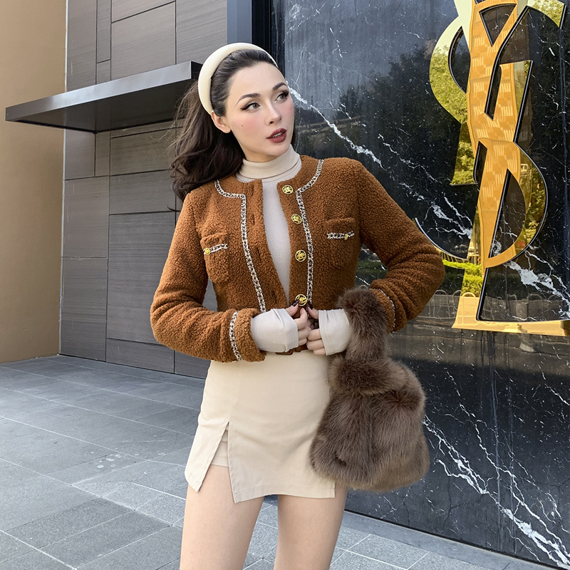 2021 New Le Palais Original Vintage Joker Camel Imitation Soft Wool Short Thick Autumn Female Coat Winter 151B
2021 New Le Palais Original Vintage Joker Camel Imitation Soft Wool Short Thick Autumn Female Coat Winter 151B