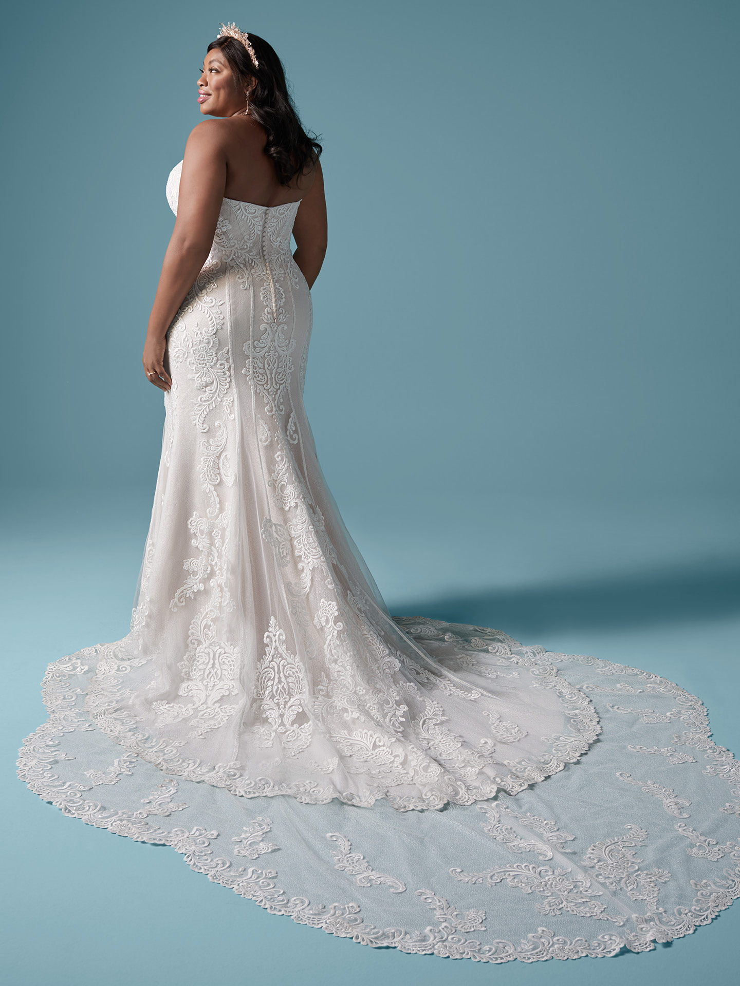Size Fabulous Plus Lace Mermaid Wedding Dresses With Wrap Sweetheart Neck Covered Buttons Back Bridal Gowns Sweep Train Robe De Marie