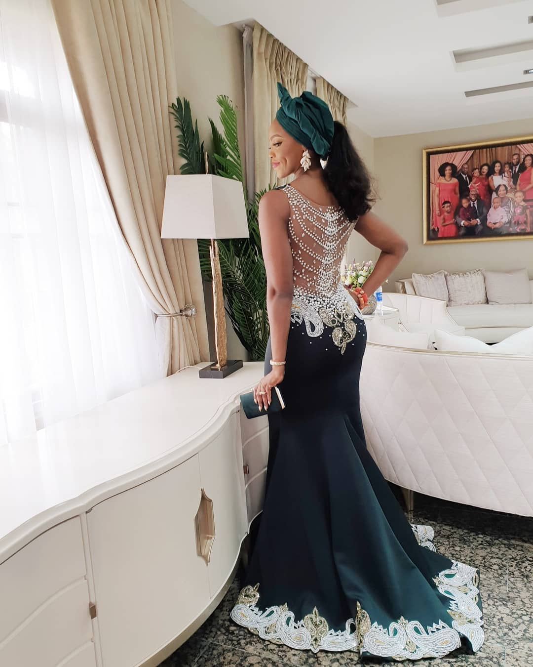 Mermaid Beading Stunning Prom Dresses Appliqued V Neck African Evening Gowns See Through Back Satin Sweep Train Formal Dress