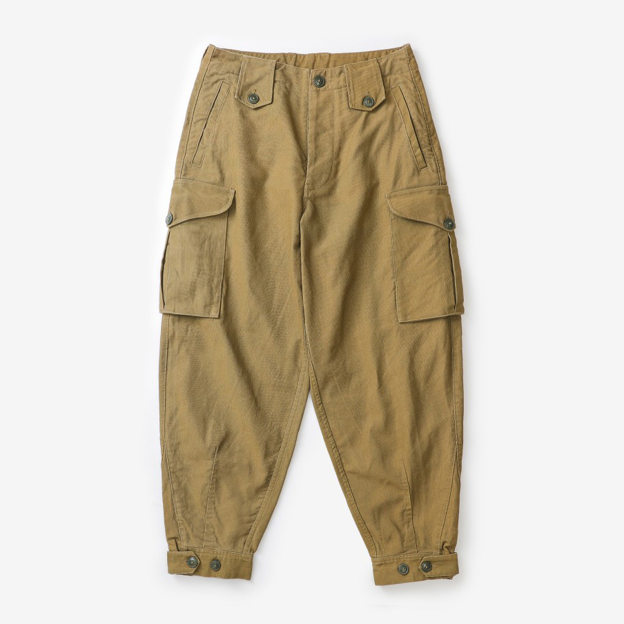 A.c. e. Solo crew 1930s military civilian pants workwear jungle cloth Z1YP, Khaki green.
A.c. e. Solo crew 1930s military civilian pants workwear jungle cloth Z1YP, Khaki green.