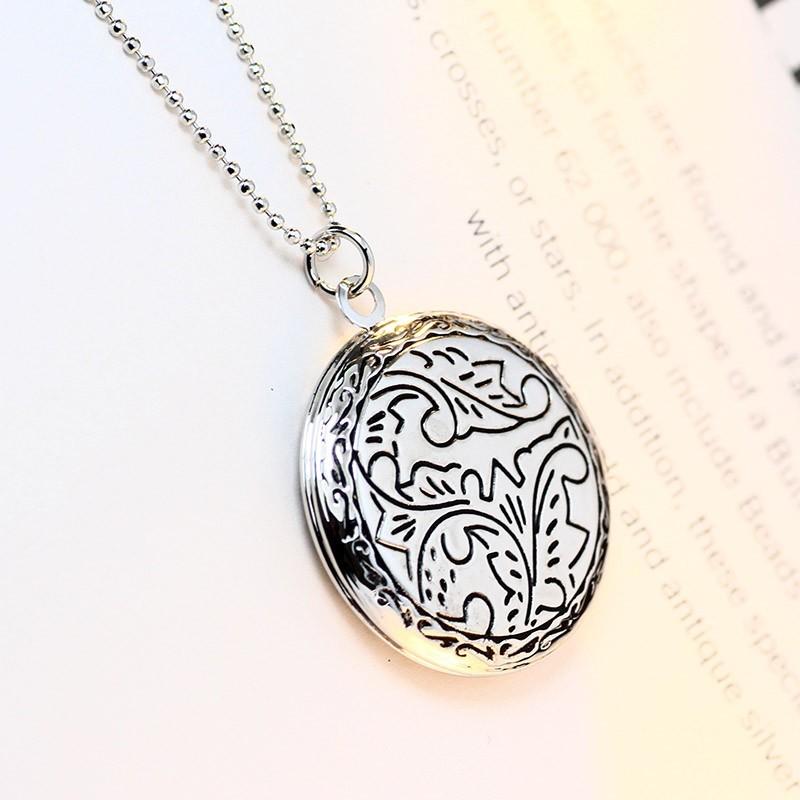 Circular Photo memory floating locket lace Necklace fragrance essential oil diffuser for women 2020YTA81
Circular Photo memory floating locket lace Necklace fragrance essential oil diffuser for women 2020YTA81