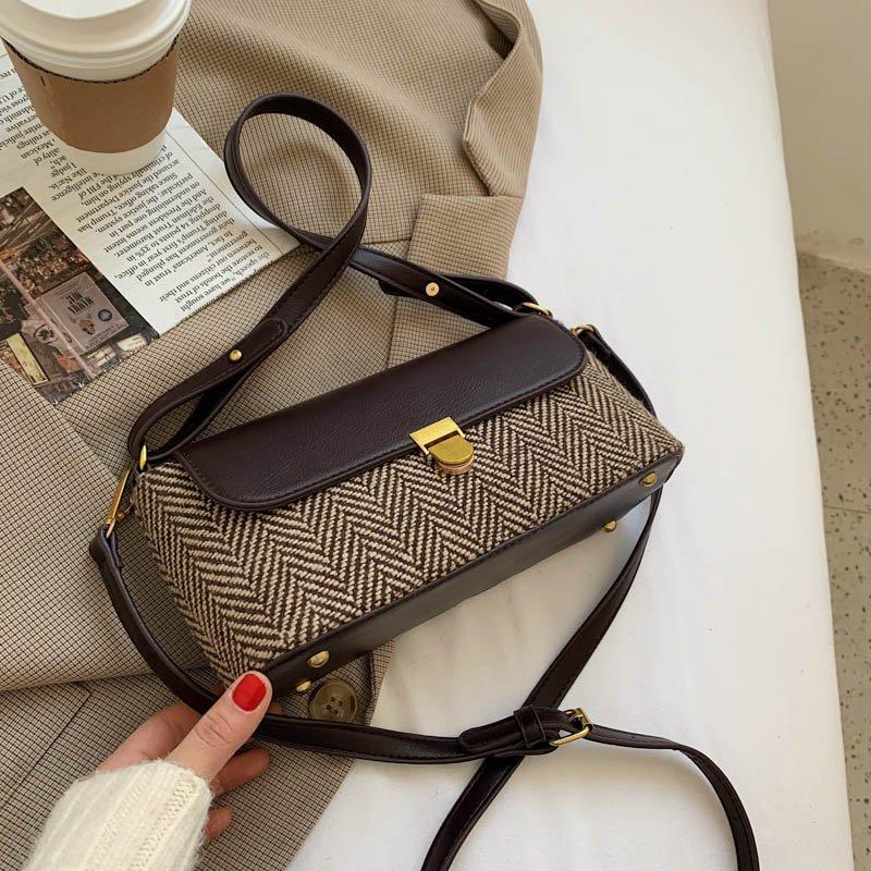 Fashion Brand Crossbody Bags for Women 2021 New High Quality Small Handbags and Purses Female Shoulder Messenger Bag 6975, Black
Fashion Brand Crossbody Bags for Women 2021 New High Quality Small Handbags and Purses Female Shoulder Messenger Bag 6975, Black