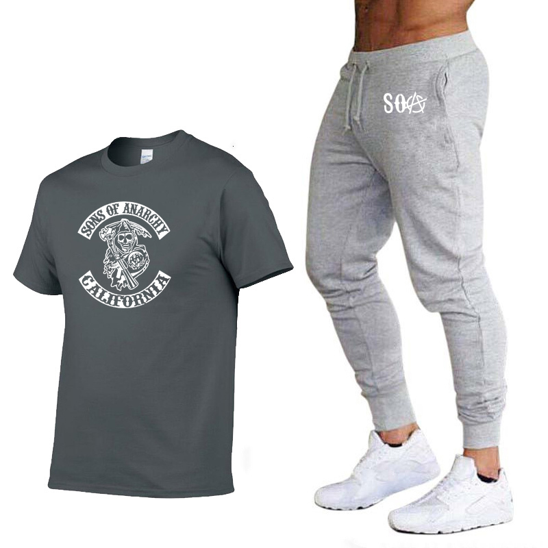 SOA Sons Of Anarchy Cosplay Hot TV Costume Men T-shirt SAMCRO Skull Print Cotton Solid Color Man T Shirt + Leisure Pants Suit Q1231
SOA Sons Of Anarchy Cosplay Hot TV Costume Men T-shirt SAMCRO Skull Print Cotton Solid Color Man T Shirt + Leisure Pants Suit Q1231