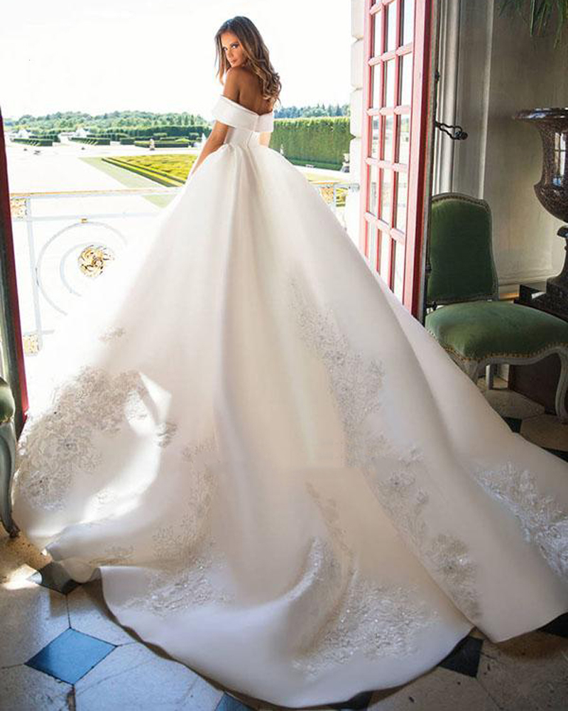 2021 Arabic Bateau Neck White Satin Wedding Dresses A Line Off Shoulder Appliques Lace Open Back Long Bridal Dress Princess Wedding Gown