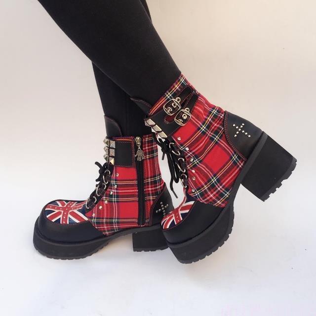 Fashion Black Plaids Rivet Gothic Punk Rock Lace-up Lolita Ankle Boots Block Heel Thick Platform Punk Lolita Cosplay Boots
Fashion Black Plaids Rivet Gothic Punk Rock Lace-up Lolita Ankle Boots Block Heel Thick Platform Punk Lolita Cosplay Boots
