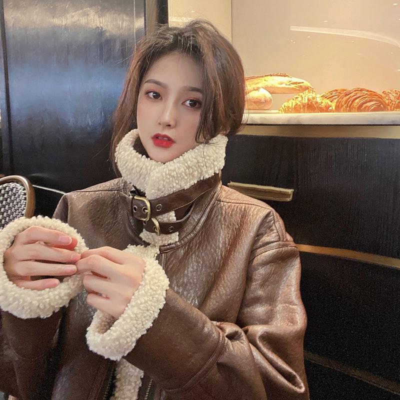 Women leather jacket 2020 winter loose warm locomotive Female lambs wool plus velvet padded PU leather jacket casual women coats, Black
Women leather jacket 2020 winter loose warm locomotive Female lambs wool plus velvet padded PU leather jacket casual women coats, Black