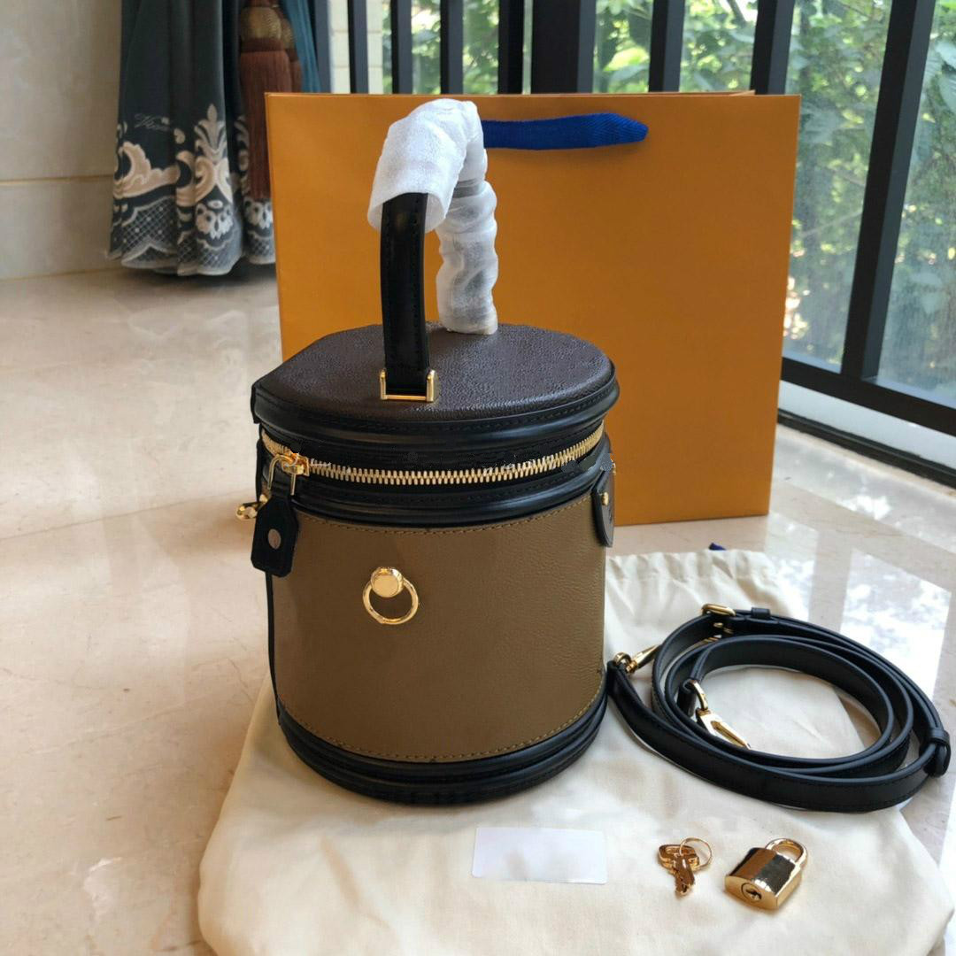 2020 high quality leather graceful fashion round small womens handbags purses shoulder bag Bucket luxurys designers crossbody bags
2020 high quality leather graceful fashion round small womens handbags purses shoulder bag Bucket luxurys designers crossbody bags