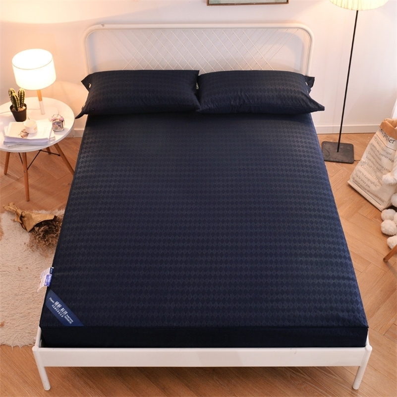 New Waterproof Mattress Protector Pad Six-sided All-inclusive Mattress Cover With Zipper Twin Size Bed Solid Color Bedding 201218
New Waterproof Mattress Protector Pad Six-sided All-inclusive Mattress Cover With Zipper Twin Size Bed Solid Color Bedding 201218