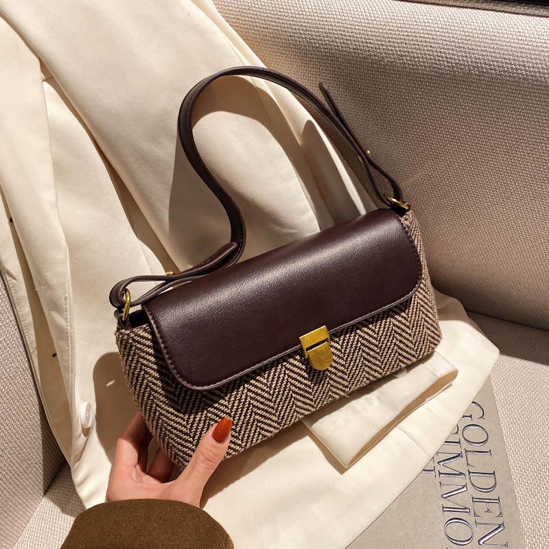 Shoulder Bags D&T 2021 Arrival Fashion Rectangle Bag Women Flap Stachels Lady Style PU Material Zipper Hasp Designer, Black
Shoulder Bags D&T 2021 Arrival Fashion Rectangle Bag Women Flap Stachels Lady Style PU Material Zipper Hasp Designer, Black