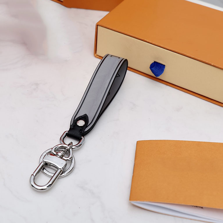 high qualtiy brand designer astronaut keychain accessories design key ring solid metal car key chains gift box
high qualtiy brand designer astronaut keychain accessories design key ring solid metal car key chains gift box