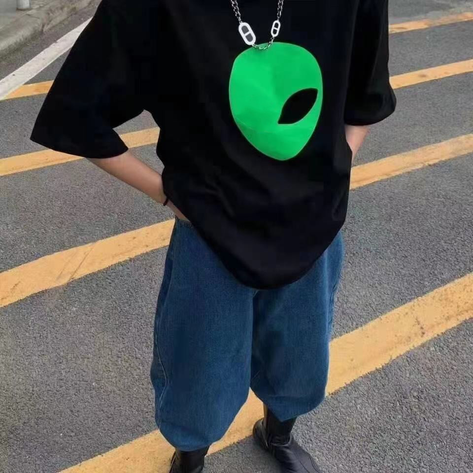 Women's 2021 spring and summer new T-shirt Paris celebrity design green alien print high quality men's and women's loose half sleeve short s, Black
Women's 2021 spring and summer new T-shirt Paris celebrity design green alien print high quality men's and women's loose half sleeve short s, Black