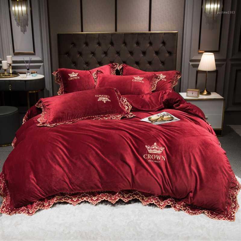 Red Crown Embroidery Winter Velvet Flannel Fleece Lace Bedding set Duvet Cover Bed Linen Fitted Sheet Pillowcases Queen King1
Red Crown Embroidery Winter Velvet Flannel Fleece Lace Bedding set Duvet Cover Bed Linen Fitted Sheet Pillowcases Queen King1