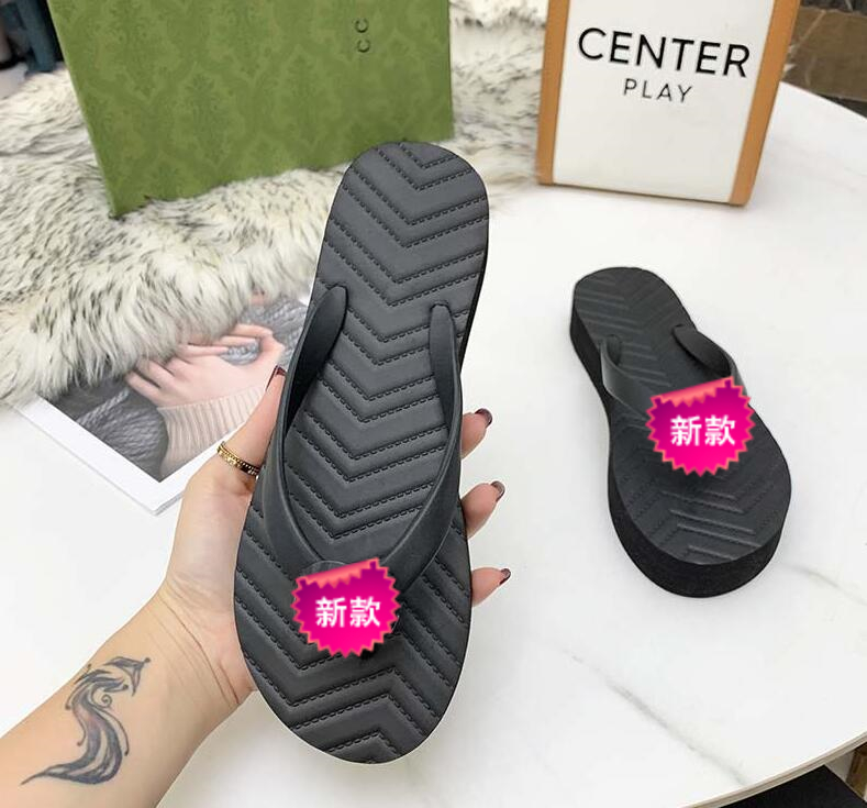 2022 Slippers EVA clip-on thick bottom flip-flops women's flat shoes women's shoes high heels 
2022 Slippers EVA clip-on thick bottom flip-flops women's flat shoes women's shoes high heels