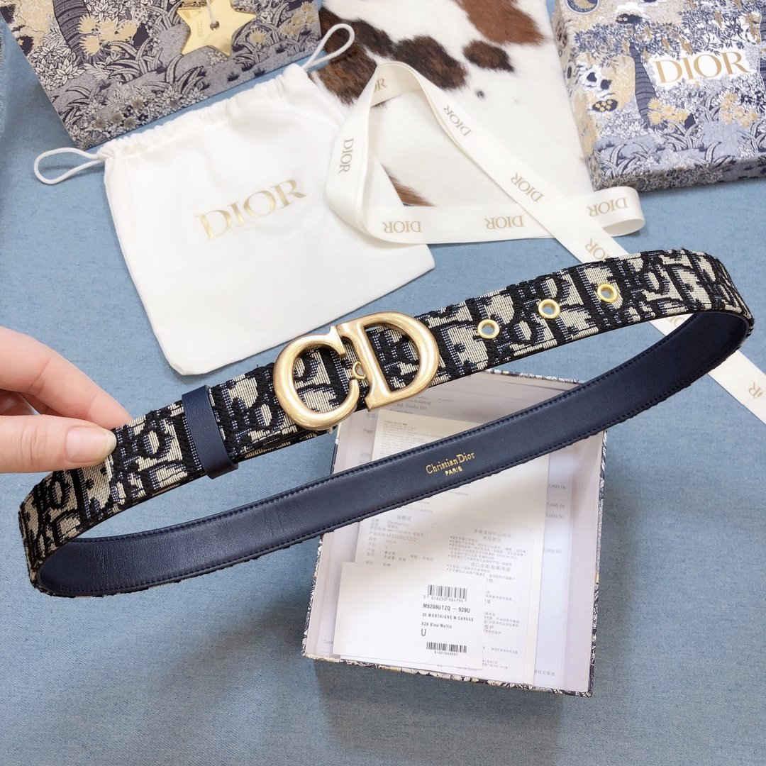 All-match fashionable ladies belt, designer belt, matching dress with box, wholesale free shipping
All-match fashionable ladies belt, designer belt, matching dress with box, wholesale free shipping