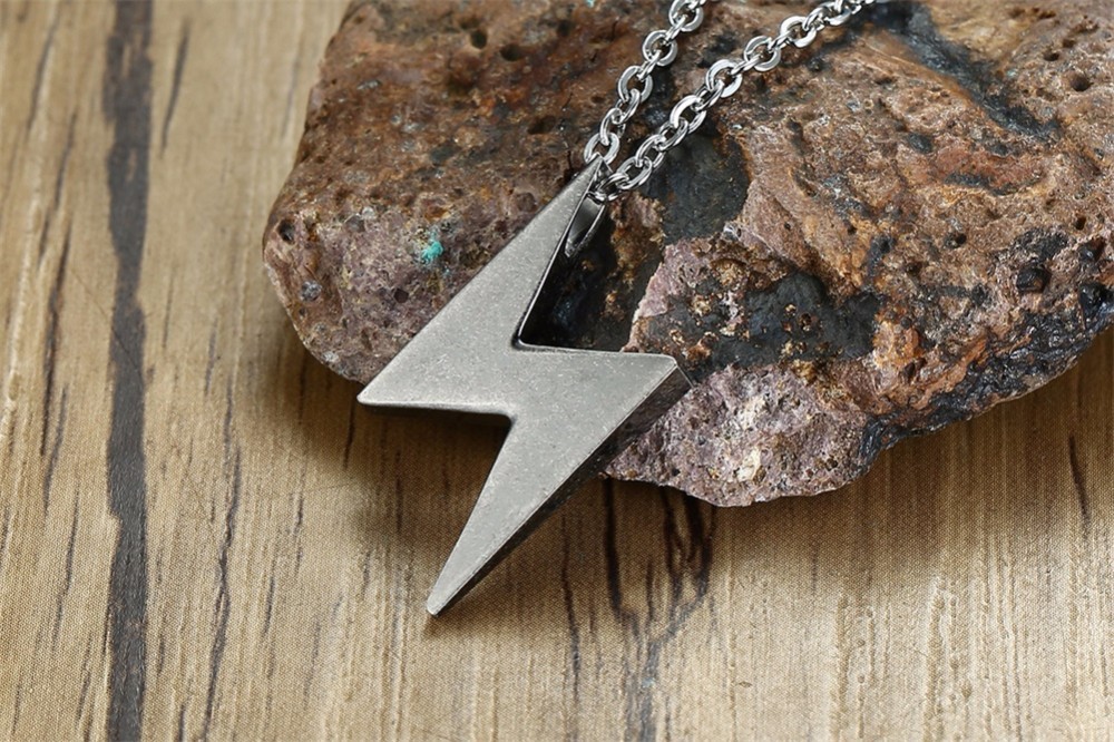 Men Gray Lightning Pendant Necklace Stainless Steel Bolt Thunder Flash Charm Male Jewelry 20 24 inch
