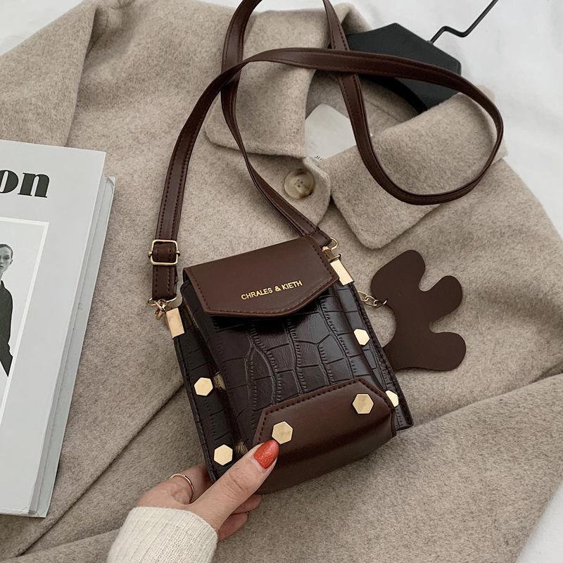 Fashion Retro Small Messenger Bag for Women 2021 New Alligator Single Shoulder Bag for Women Mobile Phone Girl Gift, Black
Fashion Retro Small Messenger Bag for Women 2021 New Alligator Single Shoulder Bag for Women Mobile Phone Girl Gift, Black