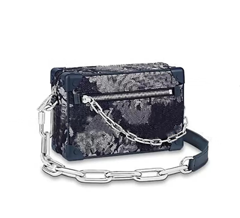 Printing designer handbag Messenger Bag with contrast resin chain belt The shape is exquisite This charming handbags Angu 4480, Black
Printing designer handbag Messenger Bag with contrast resin chain belt The shape is exquisite This charming handbags Angu 4480, Black