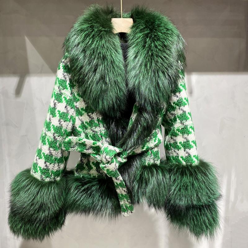 2020 New Wool Coat with Silver Fur Collar Cuffs Female Plaid Cotton Winter Jackets Fashion Outwear Warm Fur Garment Overcoat, Green
2020 New Wool Coat with Silver Fur Collar Cuffs Female Plaid Cotton Winter Jackets Fashion Outwear Warm Fur Garment Overcoat, Green