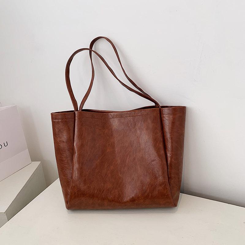 Fashion luxury oil wax leather large capacity one-shoulder ladies bag 2020 new simple casual travel woman handbag sac femme, Black
Fashion luxury oil wax leather large capacity one-shoulder ladies bag 2020 new simple casual travel woman handbag sac femme, Black