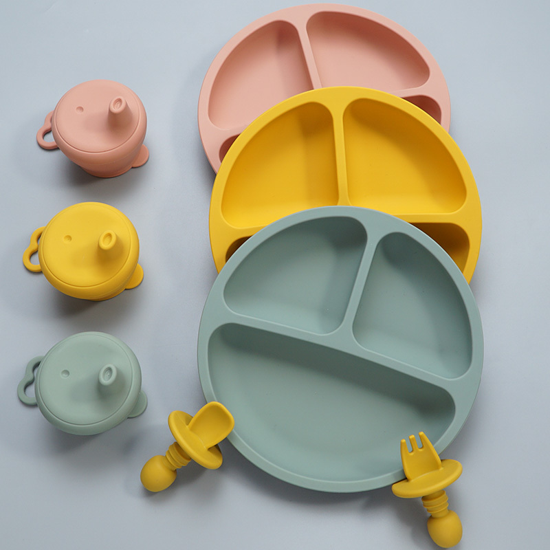 Baby Accessories Toddler Feeding Silicone Dinner Plate Waterproof Soft Infant Fork Spoon With Portable Kids Silicone Cup Cover LJ201221