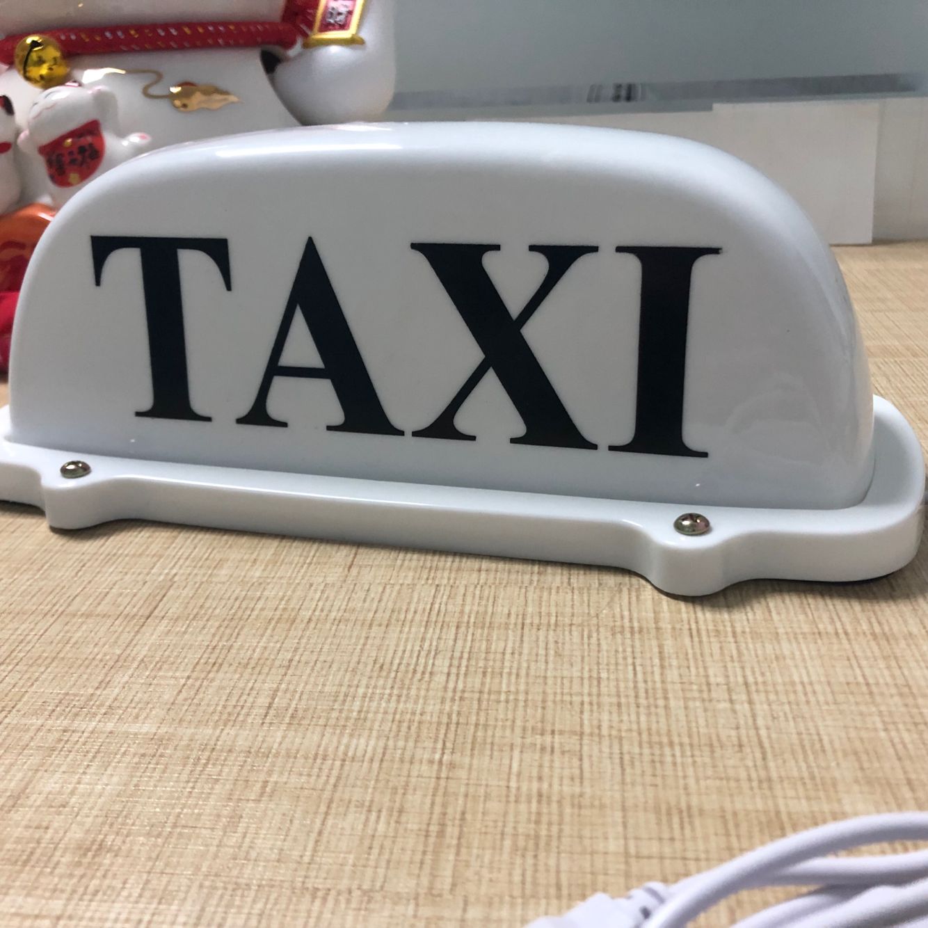 Truck Taxi Cab Sign Roof Dome LED Light Lamp Shell Magnetic Base for taxi drivers LED Light Sign for Car Windshield