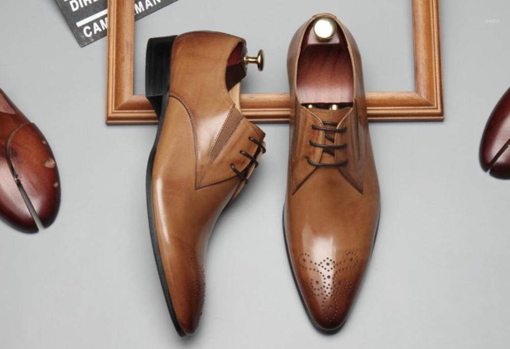 Lace up Men Genuine Leather Fashion Dress Oxfords Shoes 2020 Carved Male Party Tuxedo Suits Formal Italy Shoes Flats Sapatos1
Lace up Men Genuine Leather Fashion Dress Oxfords Shoes 2020 Carved Male Party Tuxedo Suits Formal Italy Shoes Flats Sapatos1