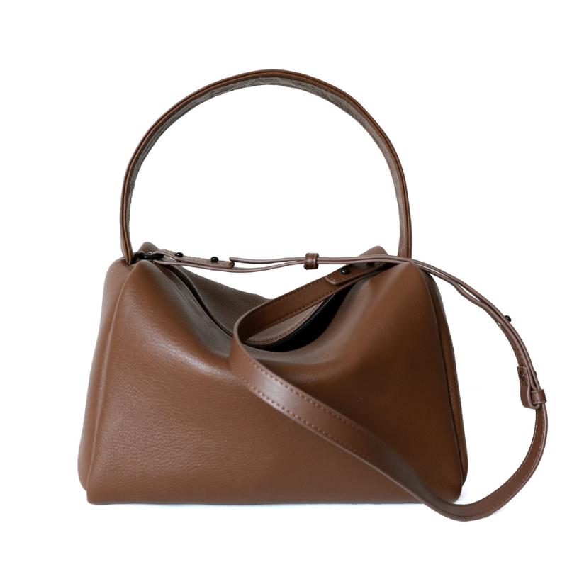 New top layer cowhide soft leather hand bag ladies small square bags handbag, Black
New top layer cowhide soft leather hand bag ladies small square bags handbag, Black