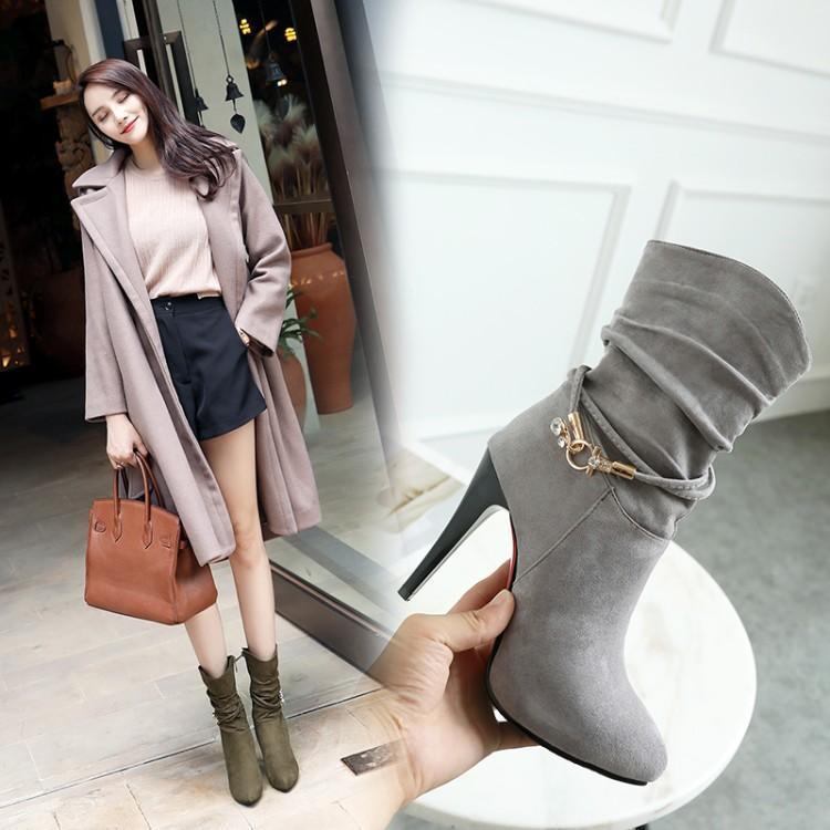 Sexy 2020 Metal Decoration Women Boots Flock Solid Color Autumn Winter Ankle Boots Platform Female Shoes High Heels MAZIAO1, Army green
Sexy 2020 Metal Decoration Women Boots Flock Solid Color Autumn Winter Ankle Boots Platform Female Shoes High Heels MAZIAO1, Army green