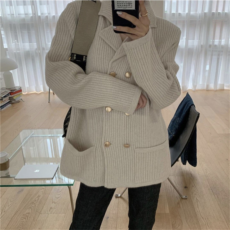 2021 New Coria Mulheres Minimalismo Cardigan Elegante Lapela Metal Duplo Solto Blusas Grossas Manga Comprida Malha Camisola Casaco TFQJ, Games
2021 New Coria Mulheres Minimalismo Cardigan Elegante Lapela Metal Duplo Solto Blusas Grossas Manga Comprida Malha Camisola Casaco TFQJ, Games
