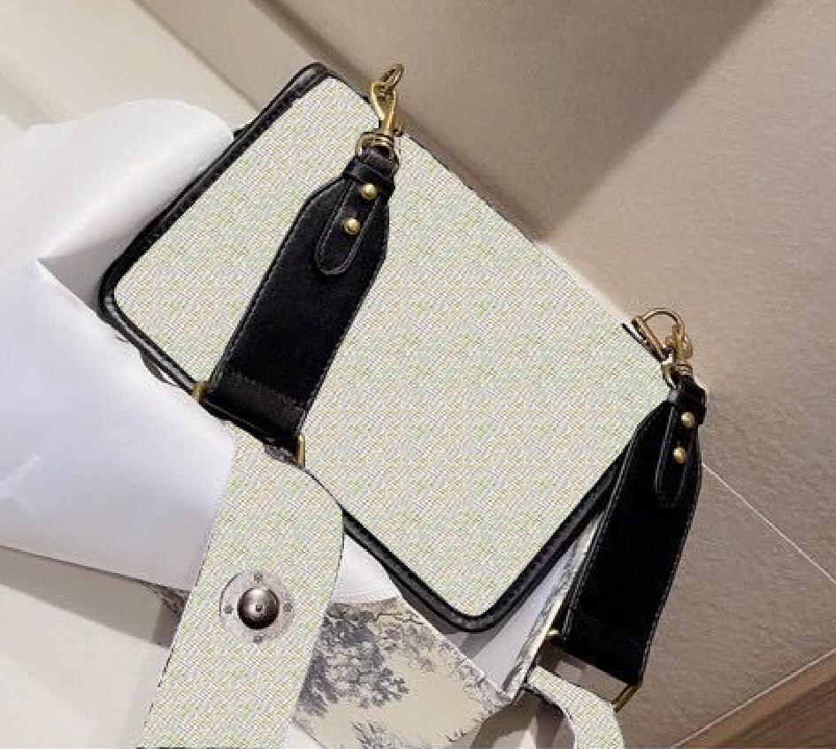 Camp Obliq Luxury Designer Women Shoulder Postman Bags 20SS Embroidery Knitting Canvas Cross Body Vintage Fashion Bags Postman Totes Clutch
Camp Obliq Luxury Designer Women Shoulder Postman Bags 20SS Embroidery Knitting Canvas Cross Body Vintage Fashion Bags Postman Totes Clutch