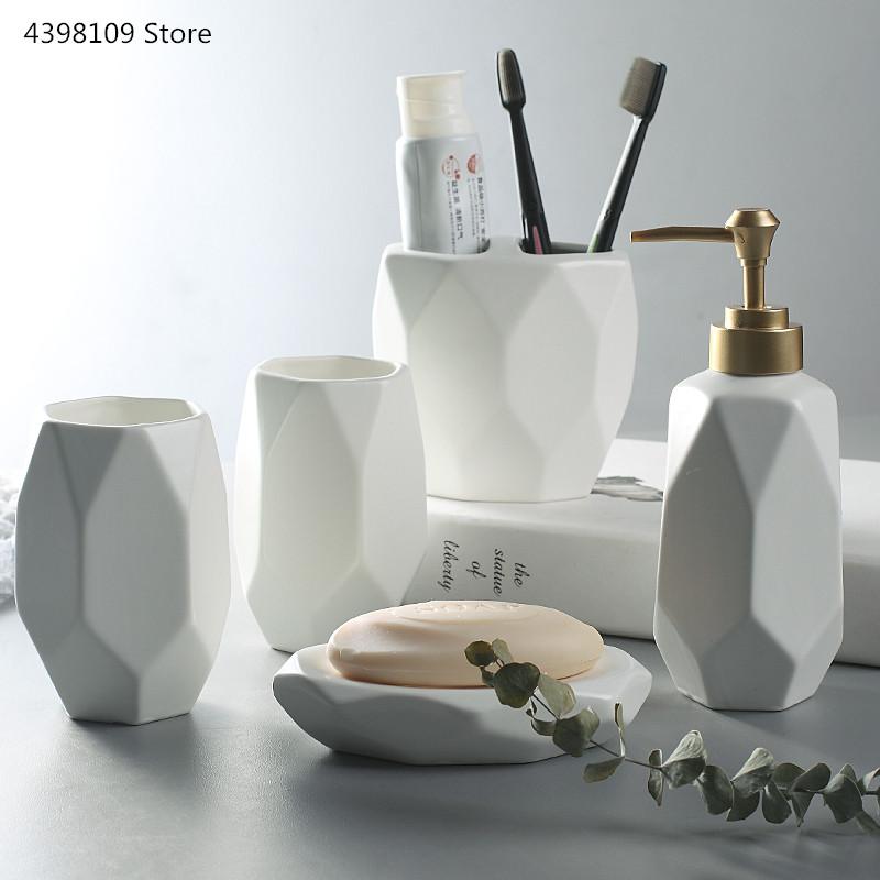 Nordic bathroom matte black simple ceramic bathroom five-piece toothbrush holder + lotion bottle + soap box wash set
Nordic bathroom matte black simple ceramic bathroom five-piece toothbrush holder + lotion bottle + soap box wash set