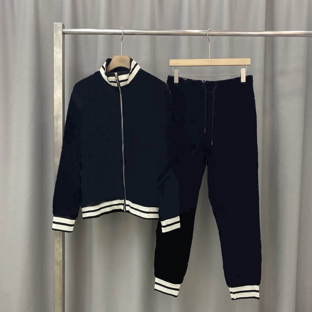 Mens Tracksuits 2021 Casual Letter Print Pattern Men Autumn Spring Jacket + Joggers Sportsuit Outerwear Women Tracksuits Cardian & Pants, Black
Mens Tracksuits 2021 Casual Letter Print Pattern Men Autumn Spring Jacket + Joggers Sportsuit Outerwear Women Tracksuits Cardian & Pants, Black