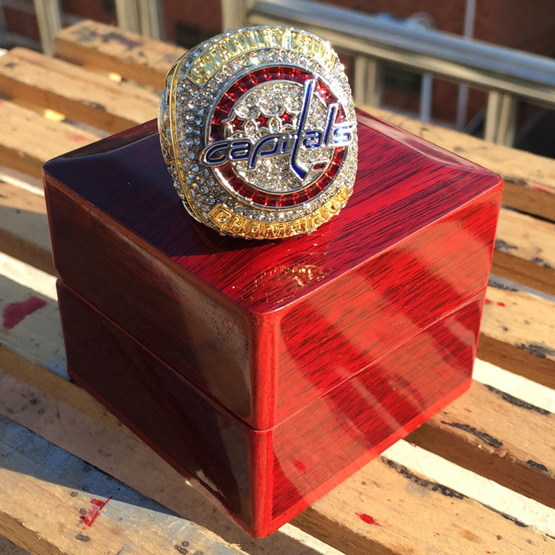 Newest 2017 2018 Washington Capitals OVECHKIN Stanley Cup Championship ring Set Souvenir Men Fan Brithday Gift
Newest 2017 2018 Washington Capitals OVECHKIN Stanley Cup Championship ring Set Souvenir Men Fan Brithday Gift