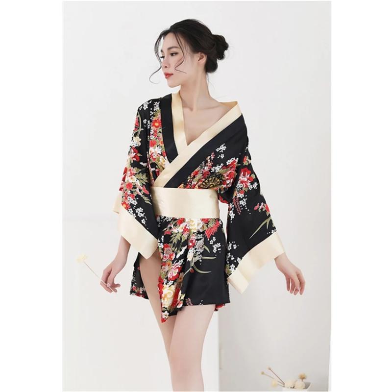 Sexy Kimono Nightgown Yukata for Woman Japanese Floral Fashion Yakata Cardigan Haori Silk Sleepwear Leisure Wear Pajamas Dress
Sexy Kimono Nightgown Yukata for Woman Japanese Floral Fashion Yakata Cardigan Haori Silk Sleepwear Leisure Wear Pajamas Dress