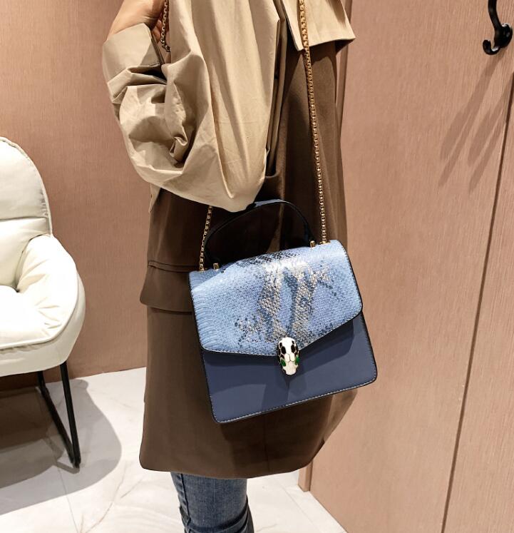 Wholesale factory ladies shoulder bag street fashion personality buckle chain bags sweet small fresh contrast leather handbag elegant Joker blue printed backpack
Wholesale factory ladies shoulder bag street fashion personality buckle chain bags sweet small fresh contrast leather handbag elegant Joker blue printed backpack
