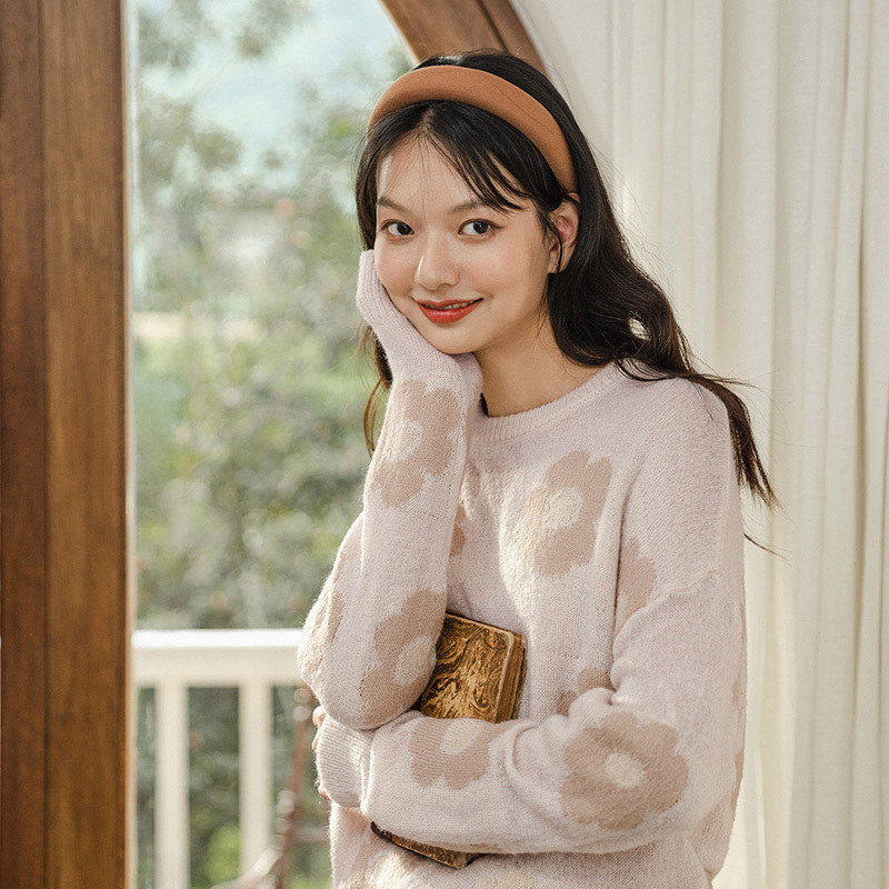 INMAN Autumn Arrival Sweet Flower Jacquard O-neck Pullover Loose Women Sweater 201225