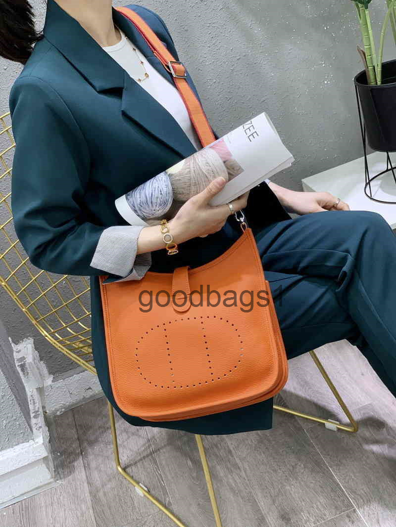 Brand Bags 5A Handbags Designer 2022 Hollowed Out Evelyn Women's Head Leather Crossbody Mini, With packing box
Brand Bags 5A Handbags Designer 2022 Hollowed Out Evelyn Women's Head Leather Crossbody Mini, With packing box