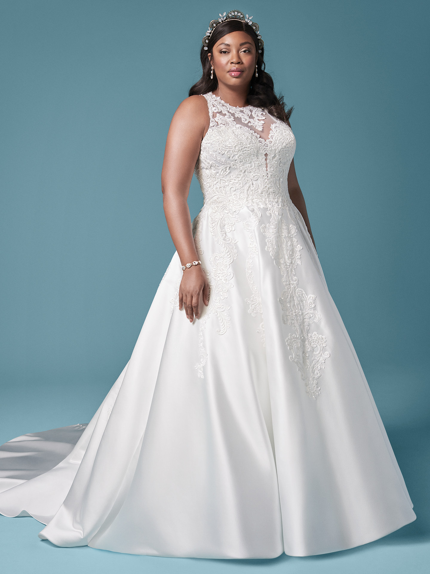 Plus Size Graceful Lace Appliqued Wedding Dresses Sheer Jewel Neck A Line Sequined Bridal Gowns Sweep Train Satin Robe De Marie