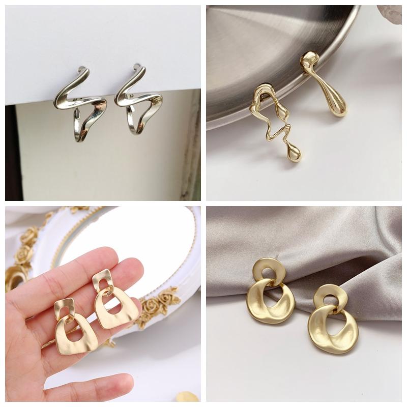 BOAKO Fashion New Simple Geometric Curve Irregular Folds Golden Metal Retro Stud Earrings for Women Birthday Party Jewelry Gifts
BOAKO Fashion New Simple Geometric Curve Irregular Folds Golden Metal Retro Stud Earrings for Women Birthday Party Jewelry Gifts