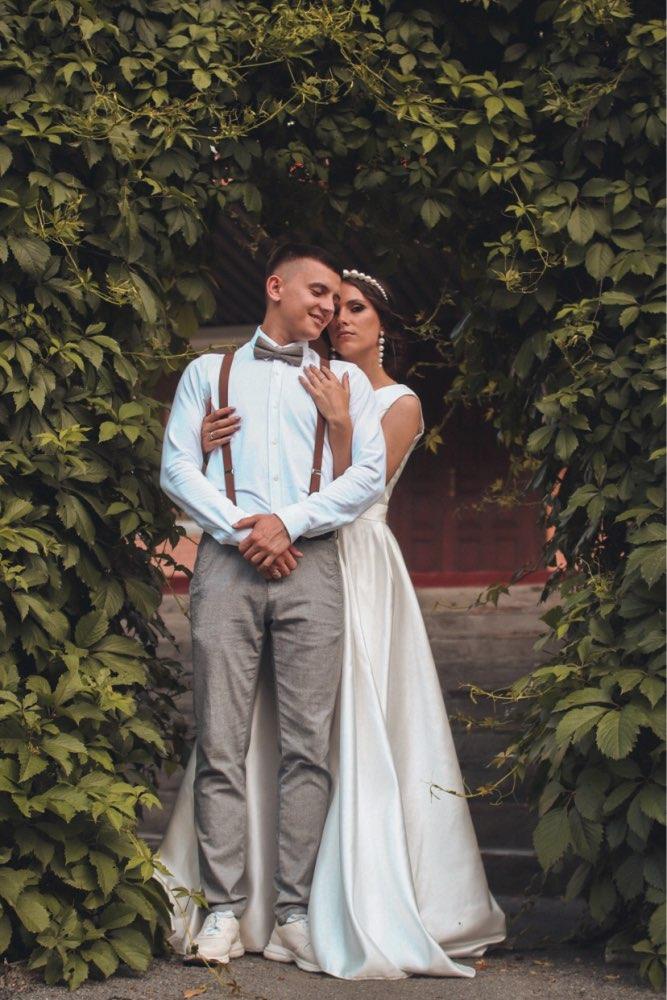 Boho Satin Dresses A-Line Scoop With Plunging Back Robe Mariage Femme Sweep Train Bodice Bridal Dress Wedding Gowns P50 0510