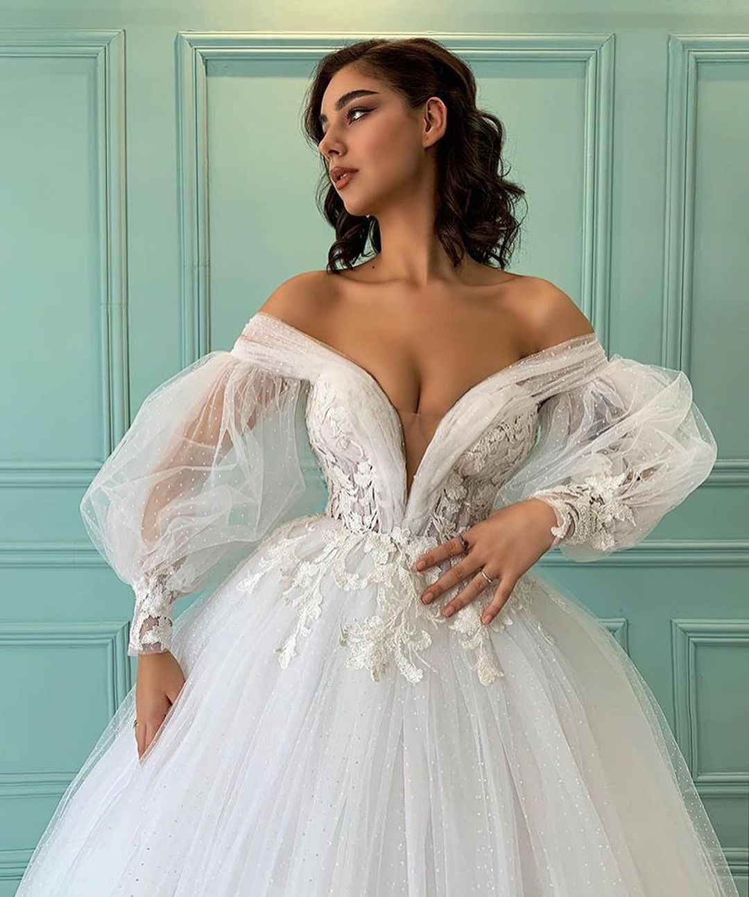 Beaded Chic Wedding Dresses Off Shoulder Deep V Neck A E Appliqued Long Sleeves Bridal Gowns Tulle Sweep Train Robe De Mari E