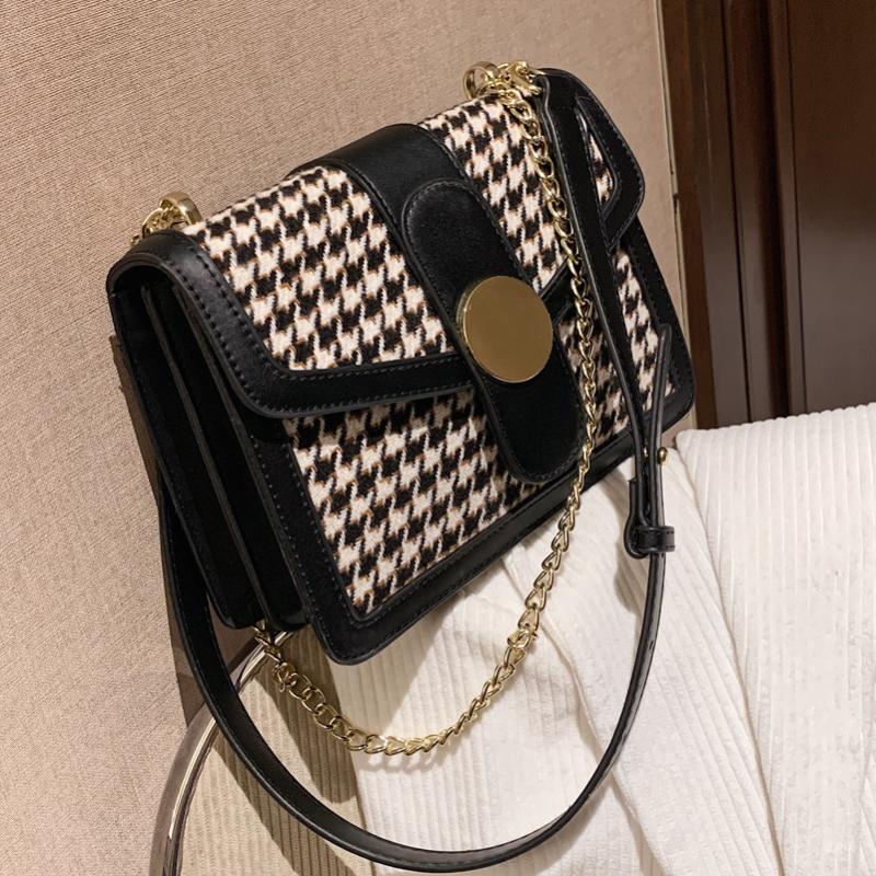 Simple Solid Color Luxury Fashion Women Wide Strap Crossbody Shoulder Bags Ins Chic Handbags for Ladies Design Small Square Pack, Black
Simple Solid Color Luxury Fashion Women Wide Strap Crossbody Shoulder Bags Ins Chic Handbags for Ladies Design Small Square Pack, Black